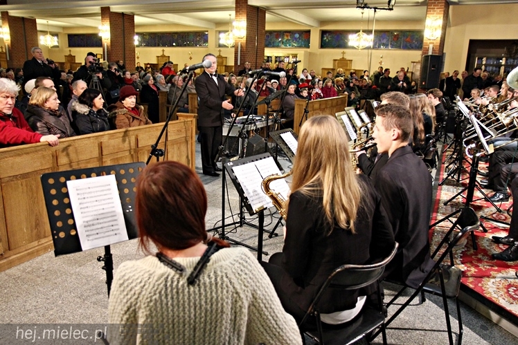 MIELECKIE KOLĘDOWANIE 2015 - w Kościele MBNP w Mielcu