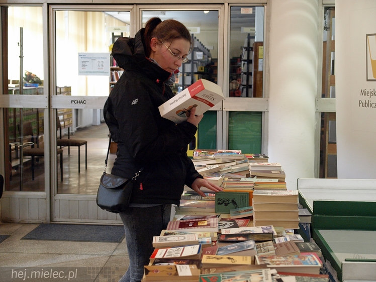 Giełda książek i licytacja ? Miejska Biblioteka Publiczna włączyła się do akcji WOŚP