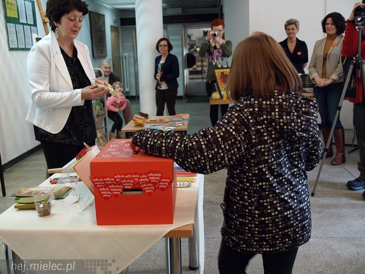 Giełda książek i licytacja ? Miejska Biblioteka Publiczna włączyła się do akcji WOŚP