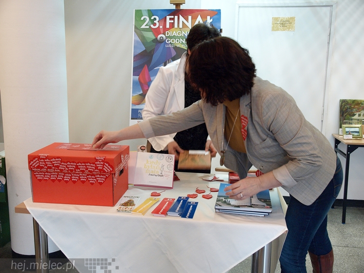 Giełda książek i licytacja ? Miejska Biblioteka Publiczna włączyła się do akcji WOŚP