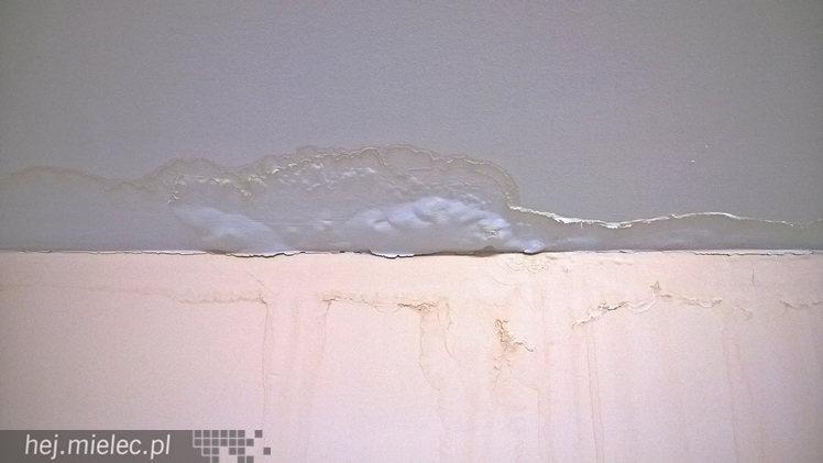 Zalewa halę lekkoatletyczną Stadionu Miejskiego