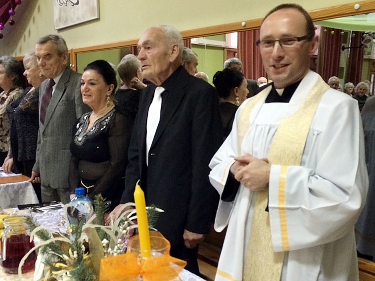 Klub Seniora ?Złota Jesień? na opłatkowym spotkaniu i wspólnym kolędowaniu