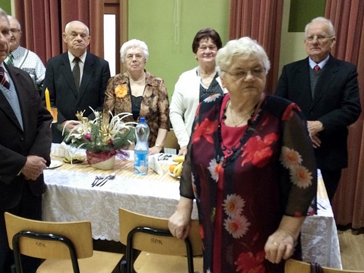 Klub Seniora ?Złota Jesień? na opłatkowym spotkaniu i wspólnym kolędowaniu