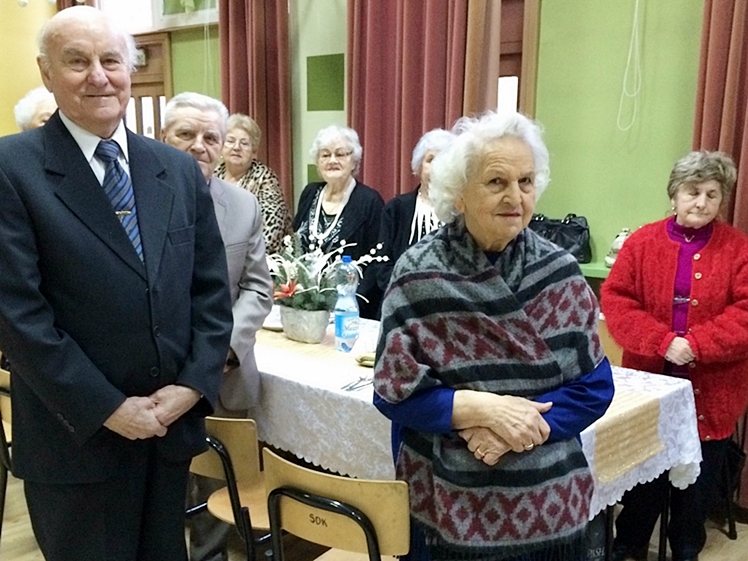 Klub Seniora ?Złota Jesień? na opłatkowym spotkaniu i wspólnym kolędowaniu