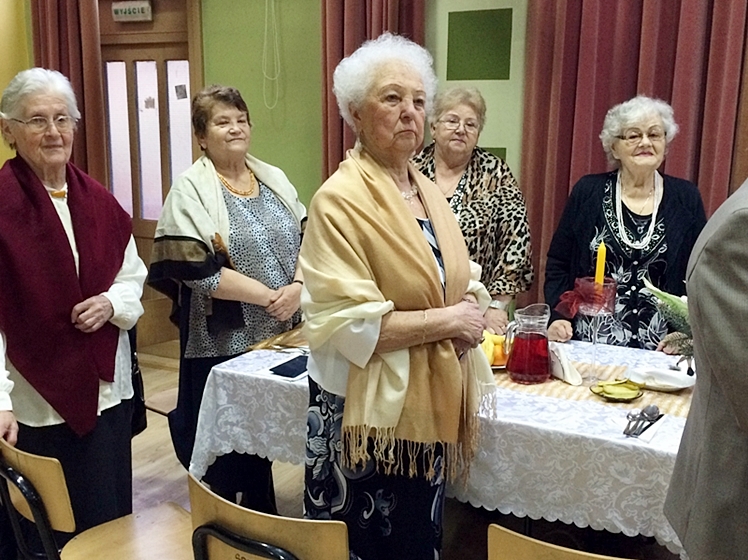 Klub Seniora ?Złota Jesień? na opłatkowym spotkaniu i wspólnym kolędowaniu