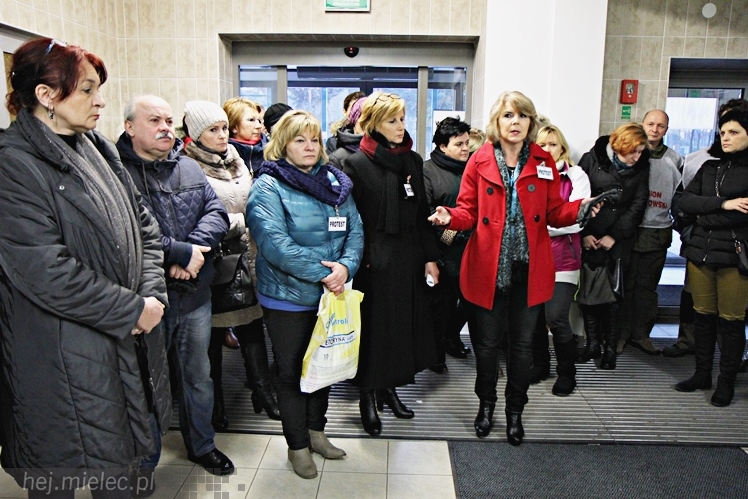 Strajk ostrzegawczy nielekarskich grup zawodowych w Szpitalu Powiatowym w Mielcu