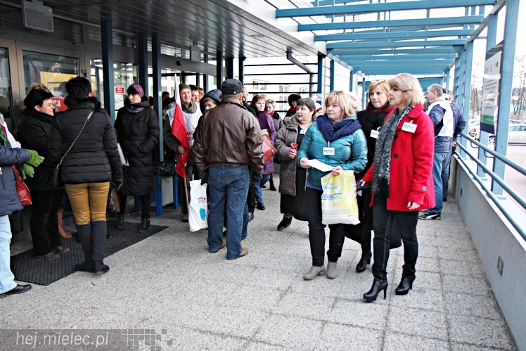 Strajk ostrzegawczy nielekarskich grup zawodowych w Szpitalu Powiatowym w Mielcu