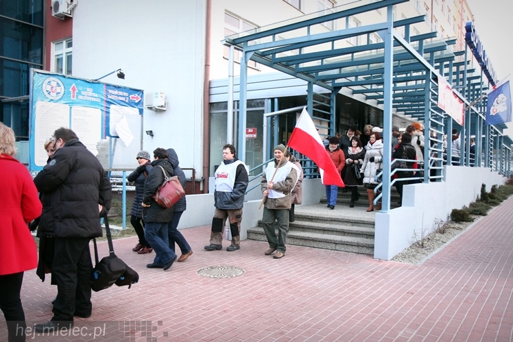 Strajk ostrzegawczy nielekarskich grup zawodowych w Szpitalu Powiatowym w Mielcu