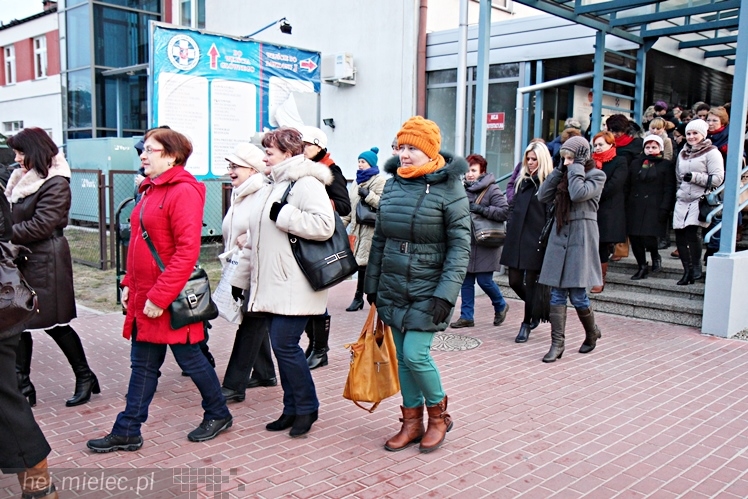 Strajk ostrzegawczy nielekarskich grup zawodowych w Szpitalu Powiatowym w Mielcu
