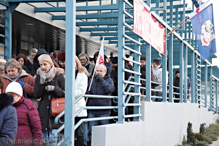 Strajk ostrzegawczy nielekarskich grup zawodowych w Szpitalu Powiatowym w Mielcu
