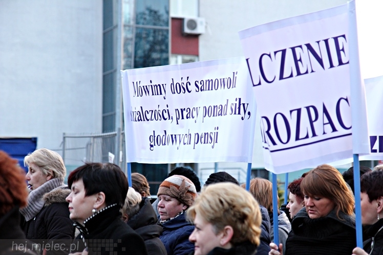 Strajk ostrzegawczy nielekarskich grup zawodowych w Szpitalu Powiatowym w Mielcu