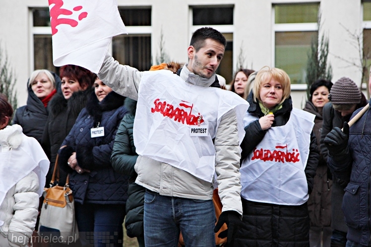 Strajk ostrzegawczy nielekarskich grup zawodowych w Szpitalu Powiatowym w Mielcu