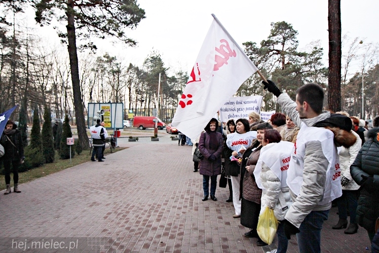 Strajk ostrzegawczy nielekarskich grup zawodowych w Szpitalu Powiatowym w Mielcu