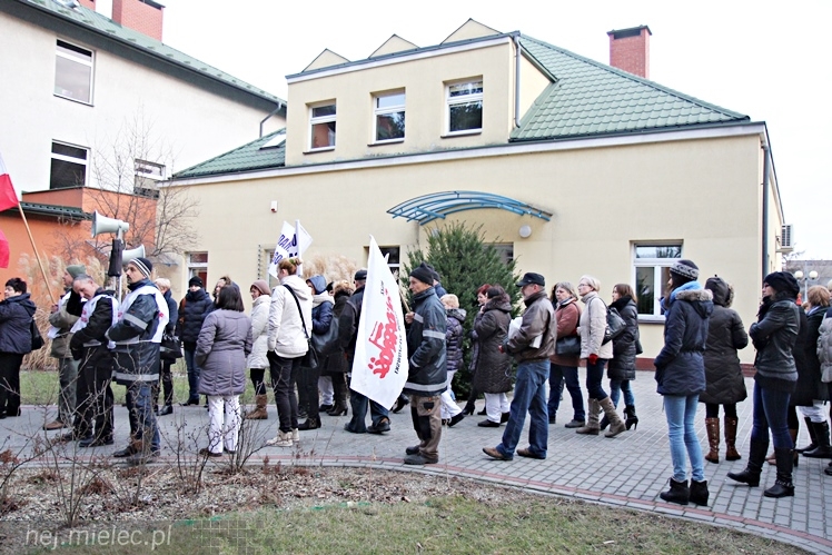Strajk ostrzegawczy nielekarskich grup zawodowych w Szpitalu Powiatowym w Mielcu