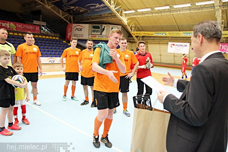 DERBY MIELCA 2015 - 4. Halowy Turniej Piłkarski - cz. II