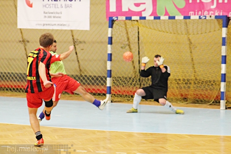DERBY MIELCA 2015 - 4. Halowy Turniej Piłkarski - cz. II