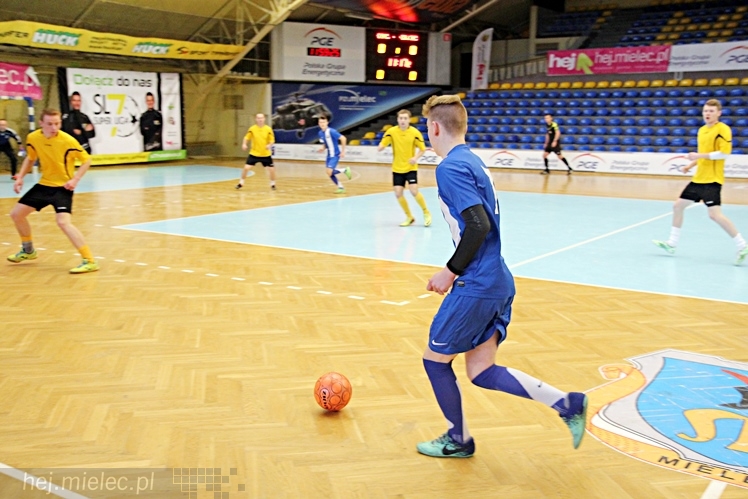 DERBY MIELCA 2015 - 4. Halowy Turniej Piłkarski - cz. I