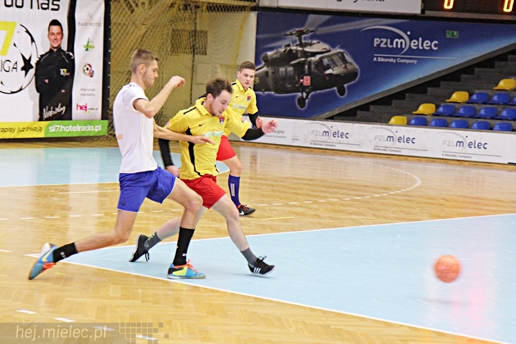 DERBY MIELCA 2015 - 4. Halowy Turniej Piłkarski - cz. I