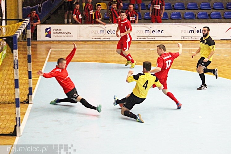 DERBY MIELCA 2015 - 4. Halowy Turniej Piłkarski - cz. I