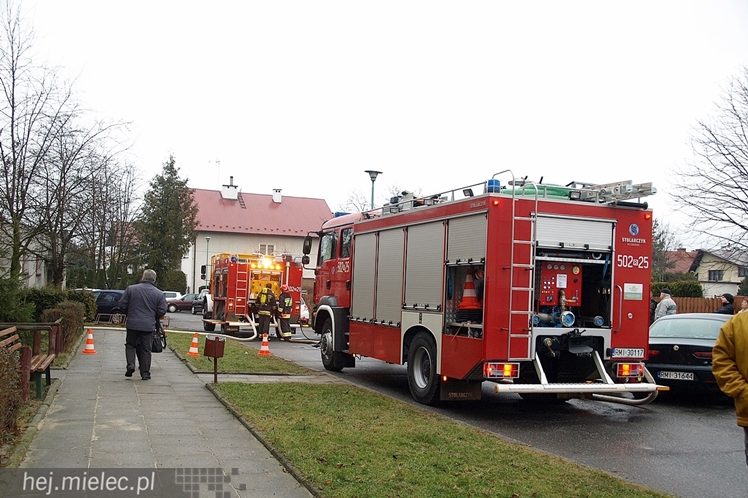 Pożar mieszkania na Partyzantów. Dwie osoby w szpitalu