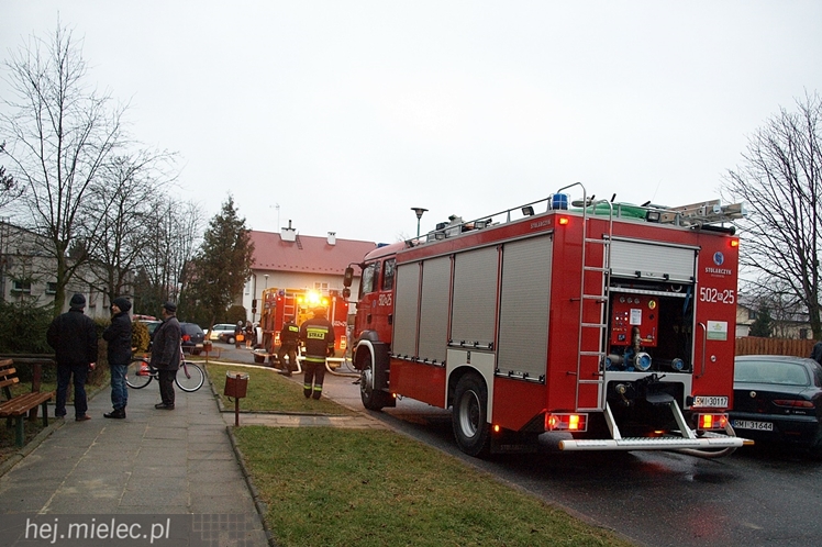 Pożar mieszkania na Partyzantów. Dwie osoby w szpitalu