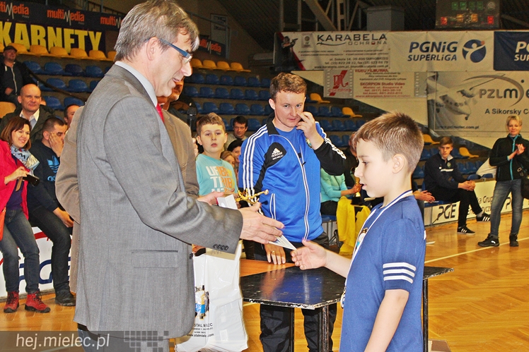 Halowy Turniej Piłki Nożnej Orlików Młodszych STAL MIELEC CUP  2015