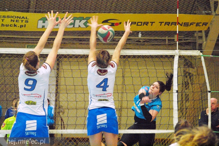 Juniorskie starcie siatkarek z Mielca i Rzeszowa