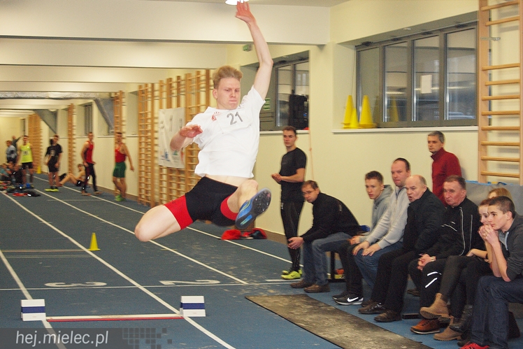 Juniorzy z regionu rywalizowali w mieleckiej hali LA