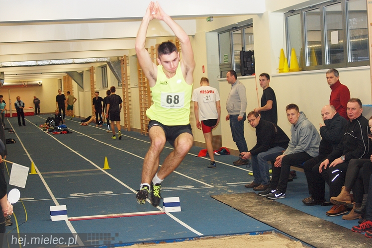 Juniorzy z regionu rywalizowali w mieleckiej hali LA