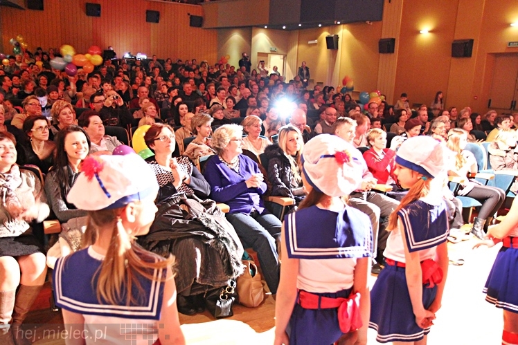 Koncert ?Taneczna Gromadka dla babci i dziadka?