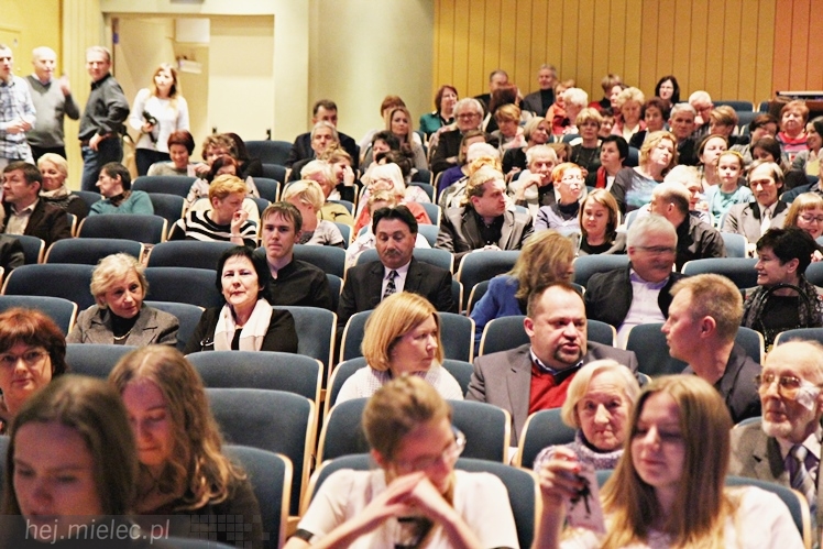 Swingujący Chopin w Mielcu. Wystąpiła Lwowska Orkiestra Kameralna i grupa wyjątkowych solistów [ZDJĘCIA]