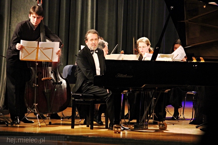 Swingujący Chopin w Mielcu. Wystąpiła Lwowska Orkiestra Kameralna i grupa wyjątkowych solistów [ZDJĘCIA]