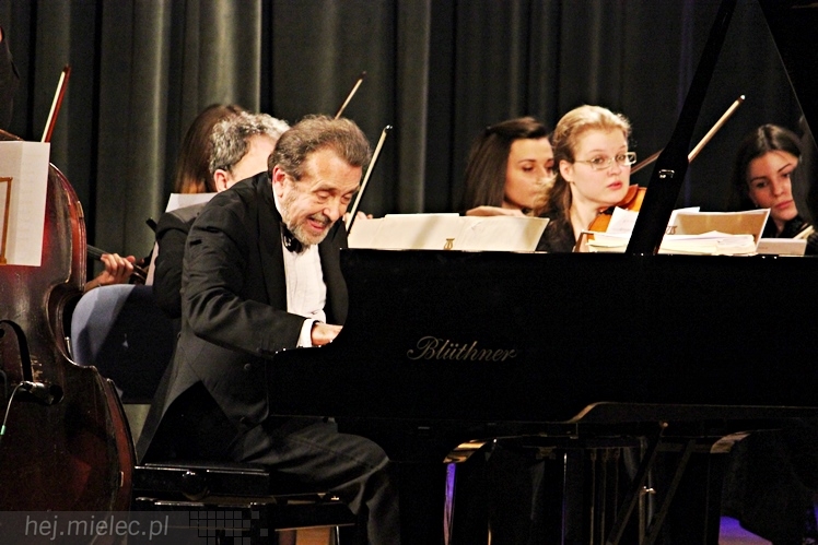Swingujący Chopin w Mielcu. Wystąpiła Lwowska Orkiestra Kameralna i grupa wyjątkowych solistów [ZDJĘCIA]