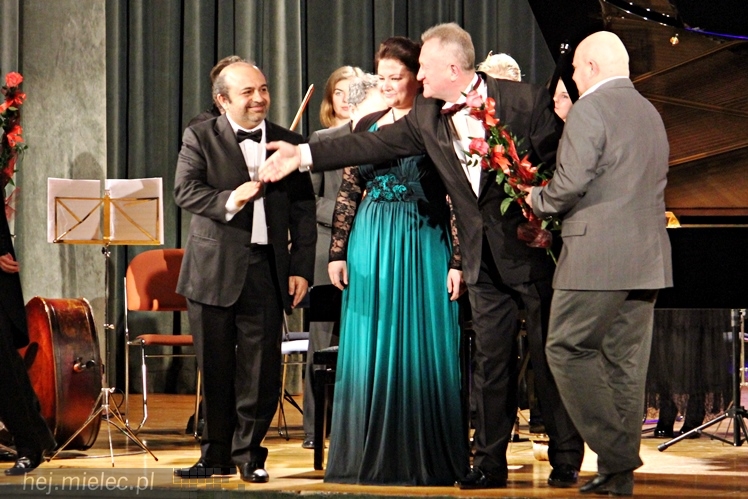 Swingujący Chopin w Mielcu. Wystąpiła Lwowska Orkiestra Kameralna i grupa wyjątkowych solistów [ZDJĘCIA]