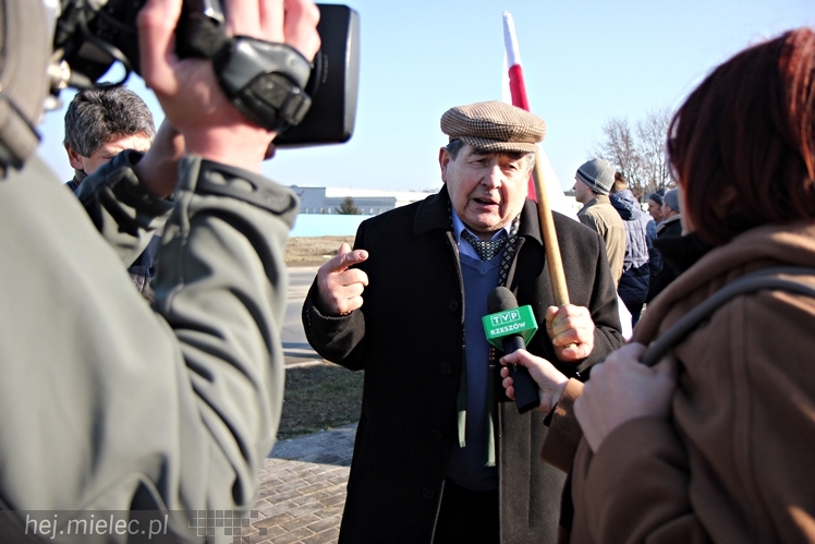 Kilkudziesięciu rolników protestowało na rondzie przy SSE Mielec