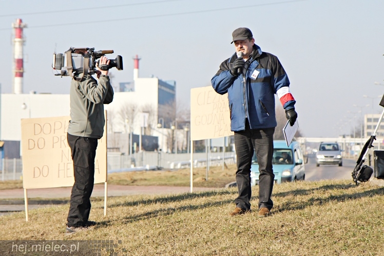 Kilkudziesięciu rolników protestowało na rondzie przy SSE Mielec