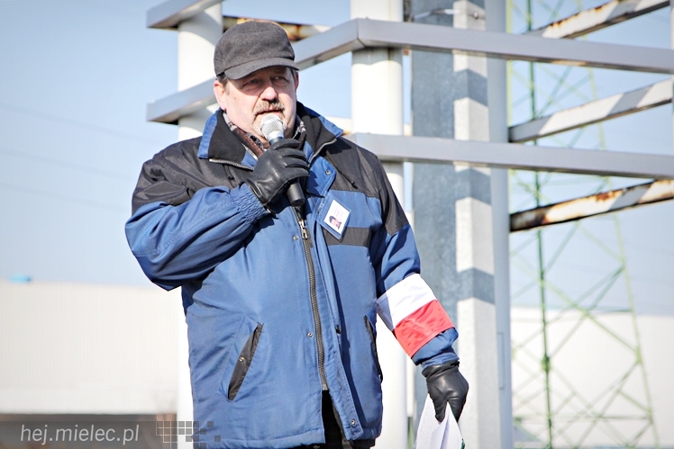 Kilkudziesięciu rolników protestowało na rondzie przy SSE Mielec