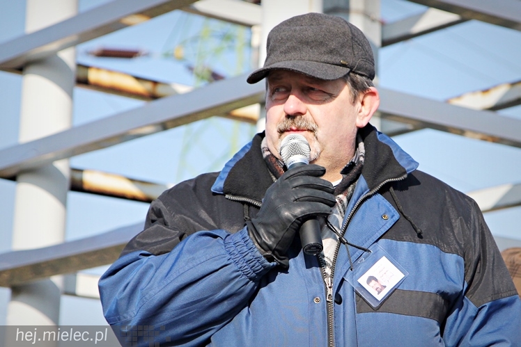 Kilkudziesięciu rolników protestowało na rondzie przy SSE Mielec