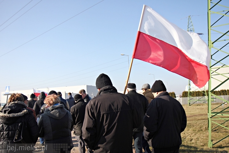 Kilkudziesięciu rolników protestowało na rondzie przy SSE Mielec