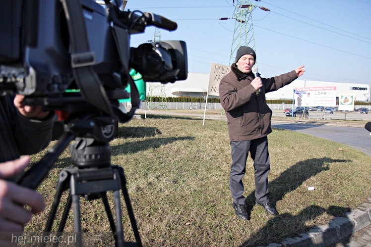 Kilkudziesięciu rolników protestowało na rondzie przy SSE Mielec