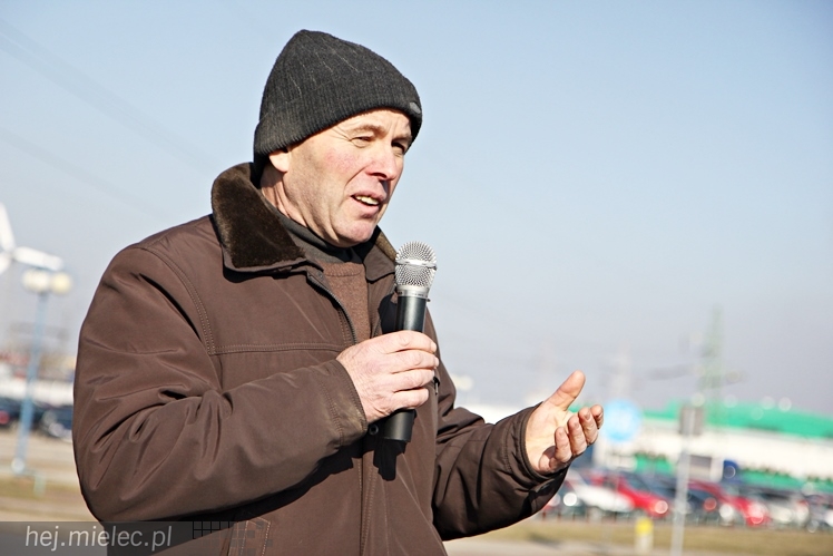 Kilkudziesięciu rolników protestowało na rondzie przy SSE Mielec