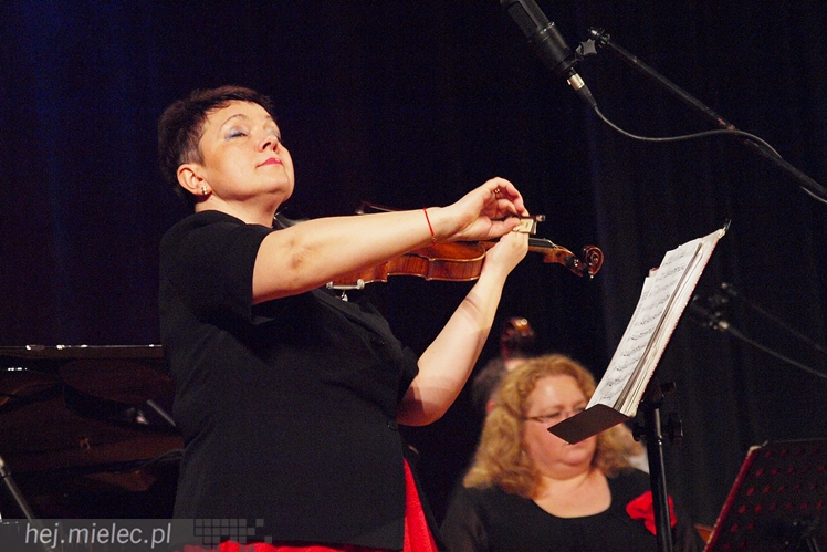 Artur Jaroń ze swoimi muzykami i solistami znów czarował mielczan