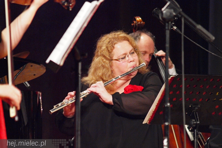 Artur Jaroń ze swoimi muzykami i solistami znów czarował mielczan