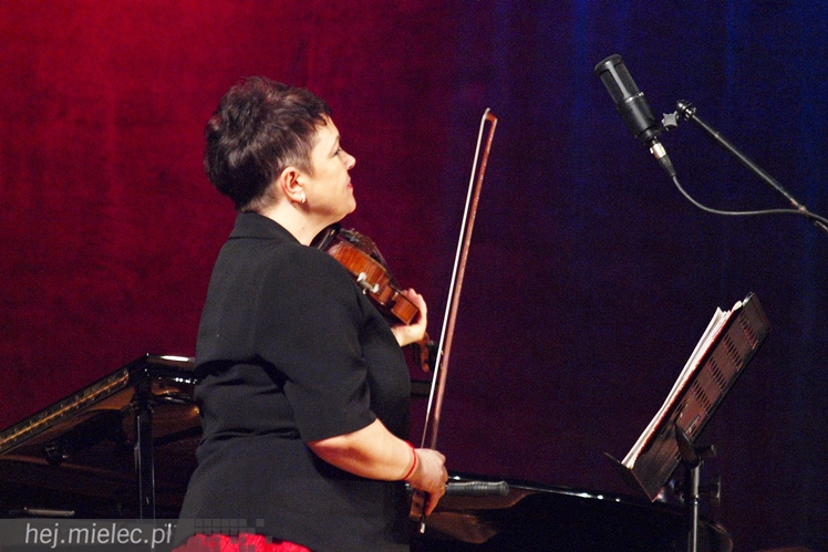 Artur Jaroń ze swoimi muzykami i solistami znów czarował mielczan