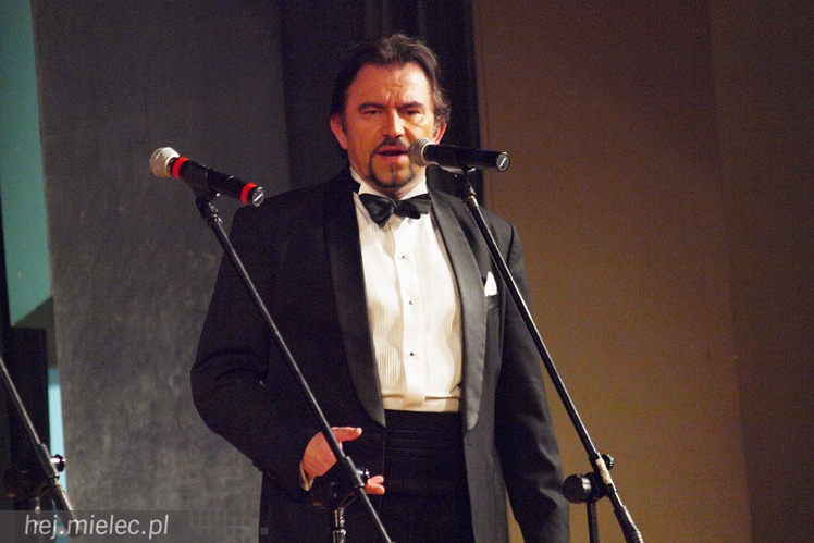 Artur Jaroń ze swoimi muzykami i solistami znów czarował mielczan