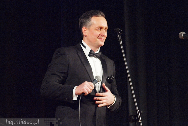 Artur Jaroń ze swoimi muzykami i solistami znów czarował mielczan