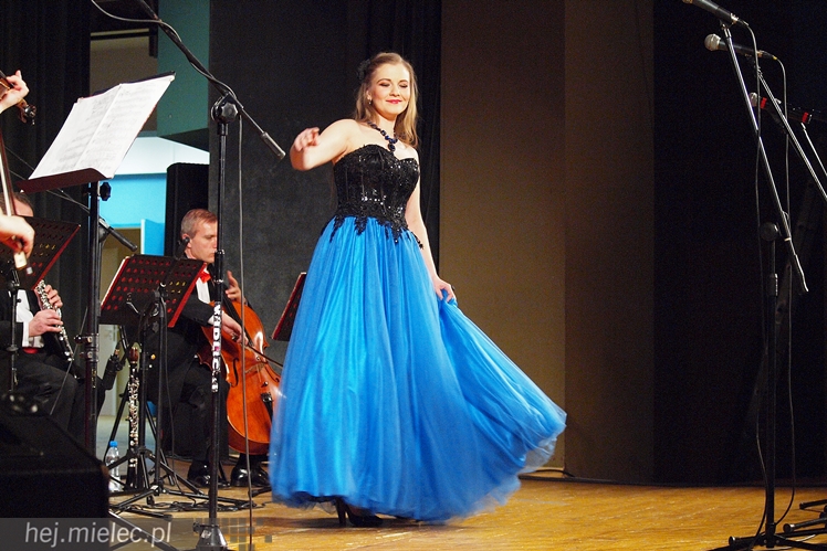 Artur Jaroń ze swoimi muzykami i solistami znów czarował mielczan