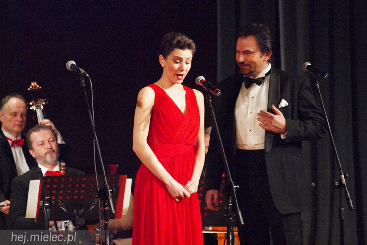 Artur Jaroń ze swoimi muzykami i solistami znów czarował mielczan