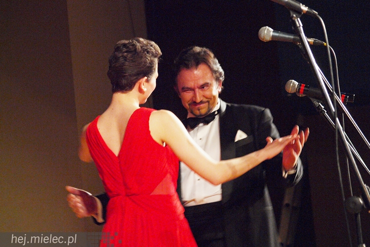 Artur Jaroń ze swoimi muzykami i solistami znów czarował mielczan