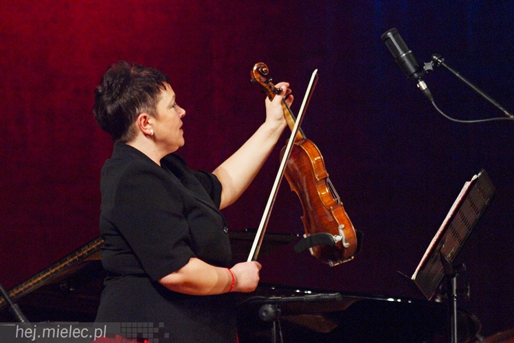 Artur Jaroń ze swoimi muzykami i solistami znów czarował mielczan